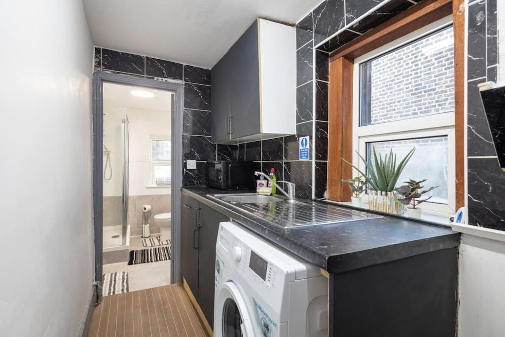 2A - Bright & Airy 2 Bed Flat - 20 Mins To Central Лондон Екстер'єр фото