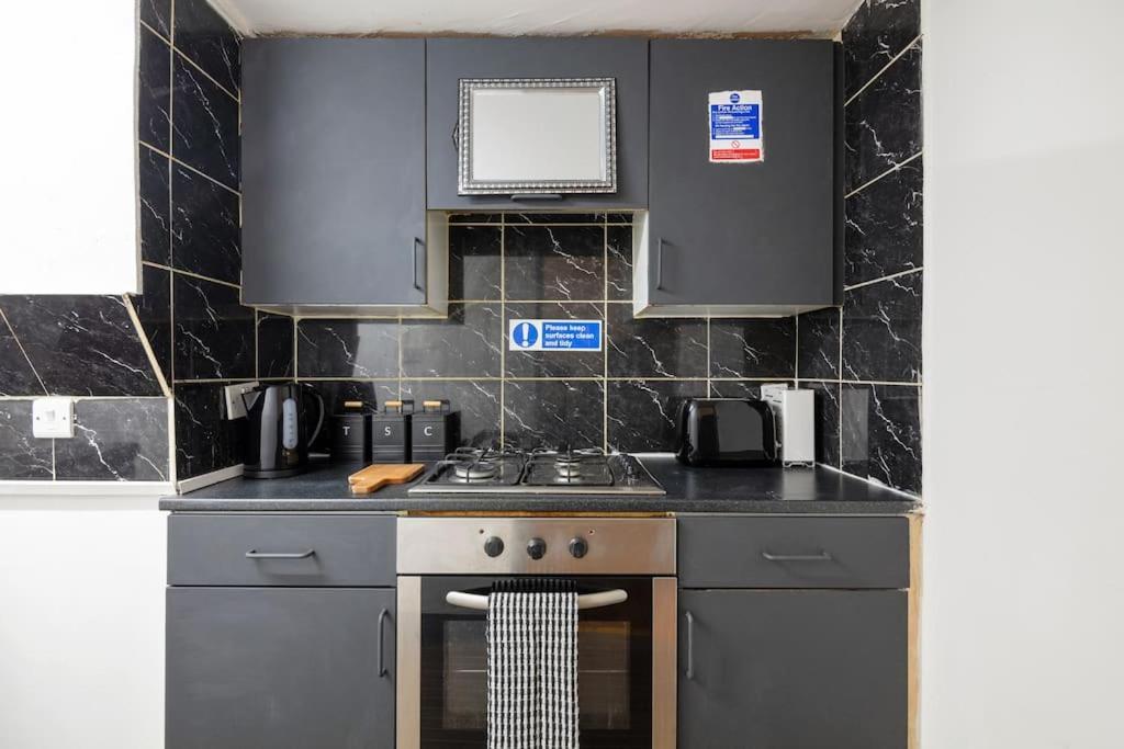 2A - Bright & Airy 2 Bed Flat - 20 Mins To Central Лондон Екстер'єр фото