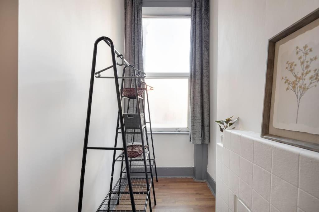 2A - Bright & Airy 2 Bed Flat - 20 Mins To Central Лондон Екстер'єр фото