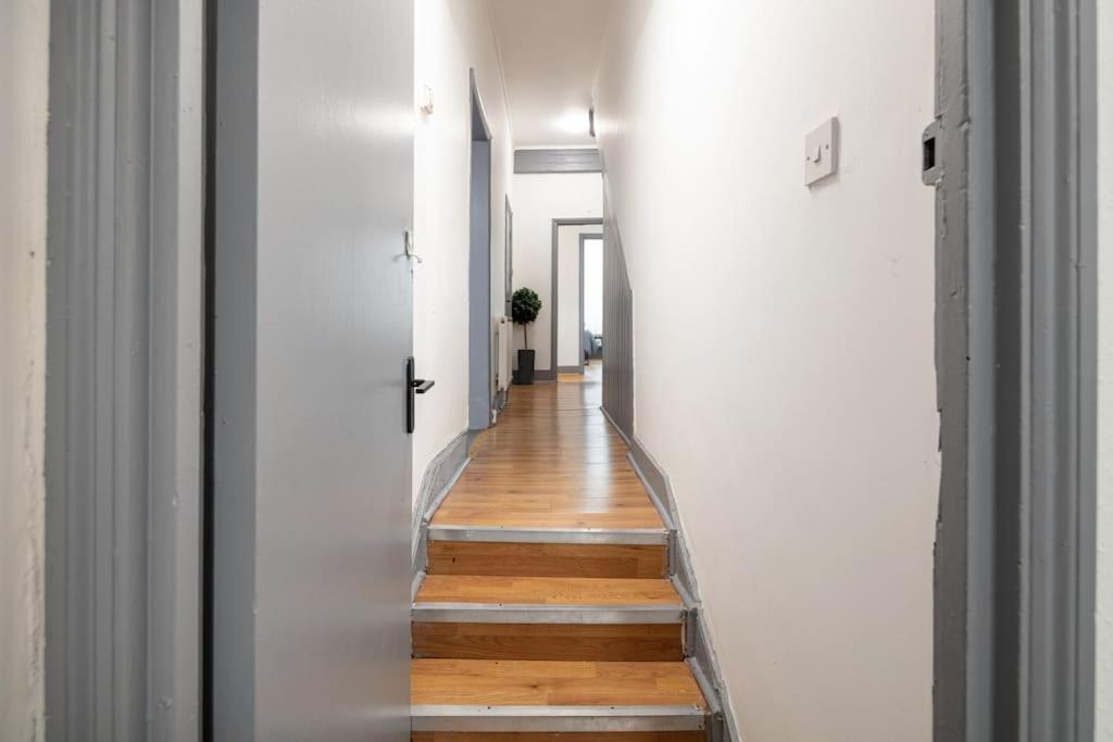 2A - Bright & Airy 2 Bed Flat - 20 Mins To Central Лондон Екстер'єр фото